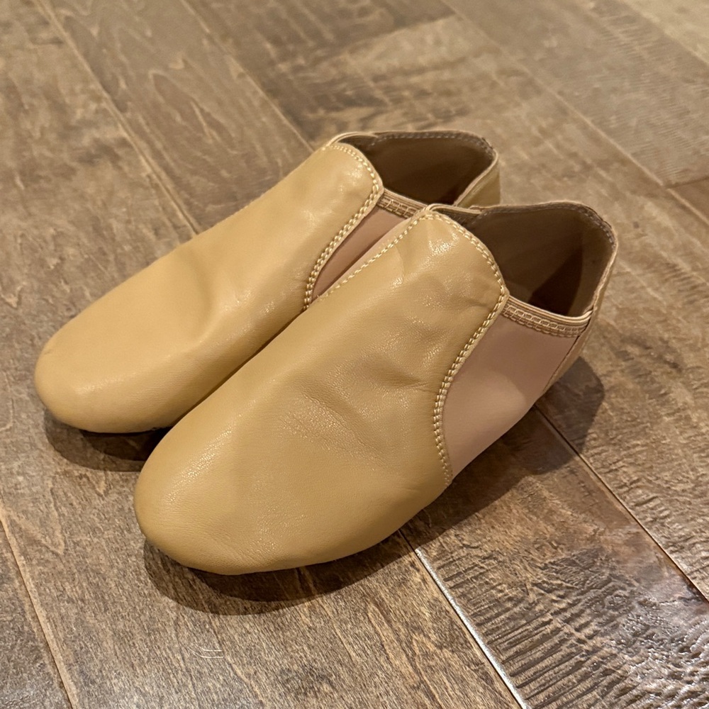 Girl jazz shoes